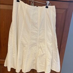 Elegant white skirt
